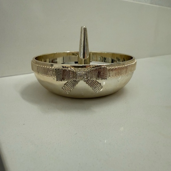 Kate Spade x Lenox Silver Plated Bow Ring Holder - Picture 2 of 9